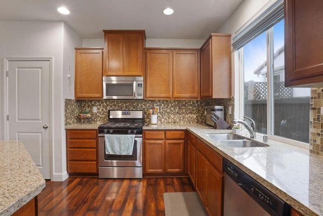 1091 Alba St, Manteca, CA 95337