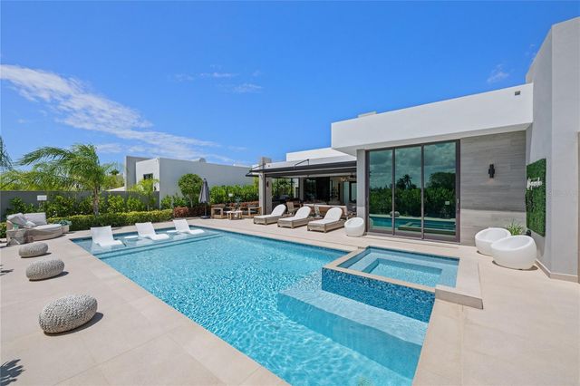 23 THE ISLES, Dorado, PR 00646