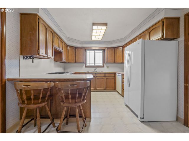 2496 62ND Ave, Salem, OR 97317