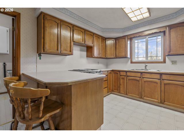 2496 62ND Ave, Salem, OR 97317