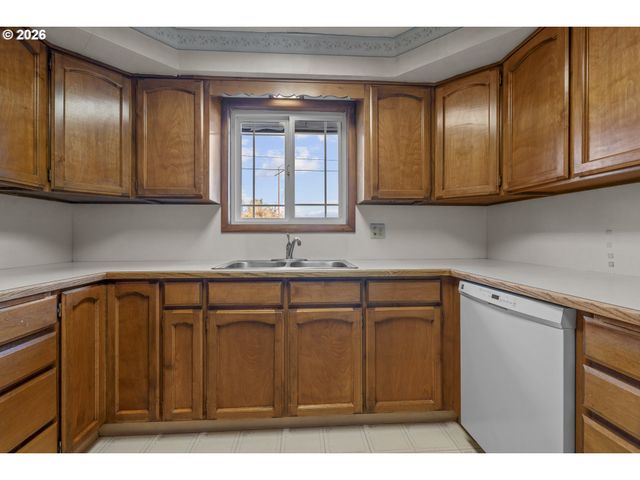 2496 62ND Ave, Salem, OR 97317