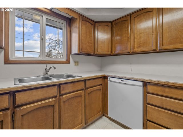 2496 62ND Ave, Salem, OR 97317