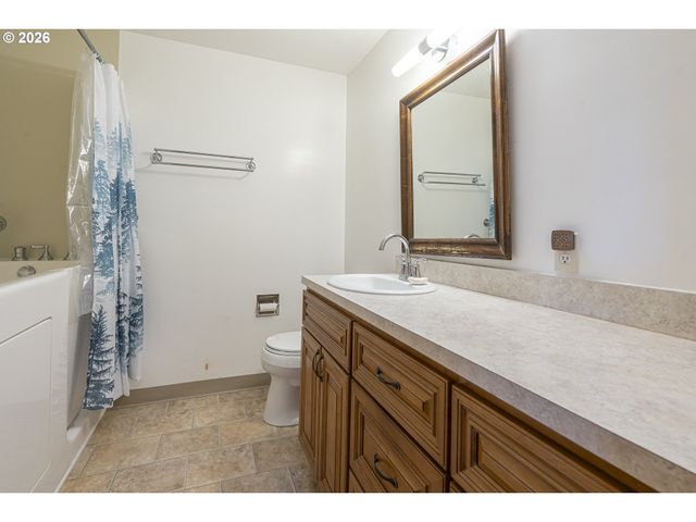 2496 62ND Ave, Salem, OR 97317