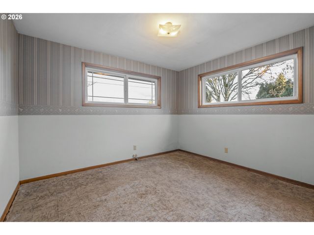 2496 62ND Ave, Salem, OR 97317