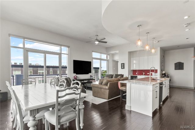 1150 8th PH2, Tuscaloosa, AL 35401