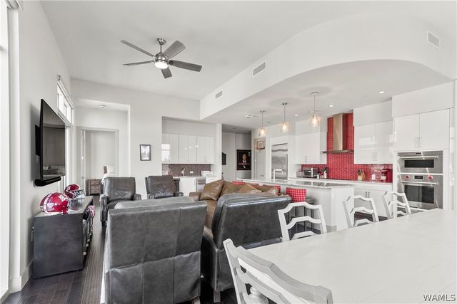 1150 8th PH2, Tuscaloosa, AL 35401