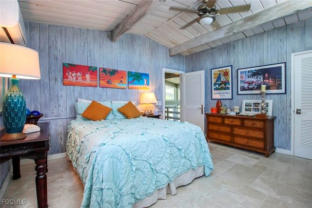 2667 Coconut DR, Sanibel, FL 33957