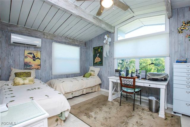 2667 Coconut DR, Sanibel, FL 33957