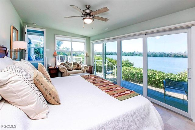 2667 Coconut DR, Sanibel, FL 33957