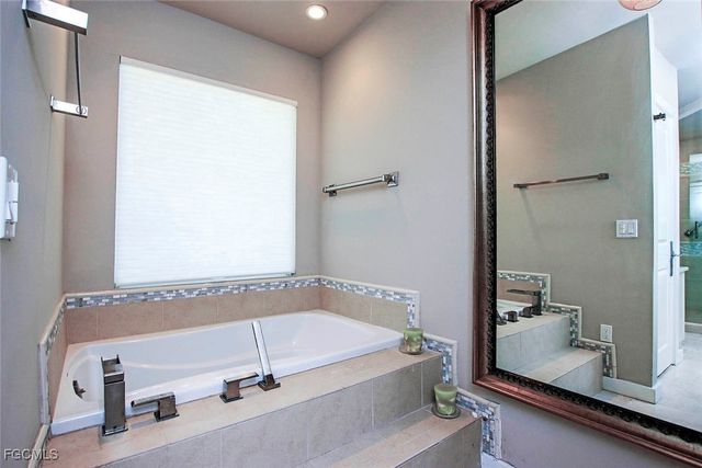 2667 Coconut DR, Sanibel, FL 33957
