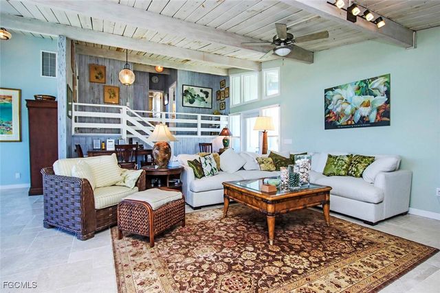 2667 Coconut DR, Sanibel, FL 33957