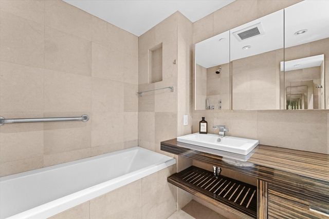 201 Newbury St 506, Boston, MA 02116