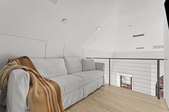 201 Newbury St 506, Boston, MA 02116