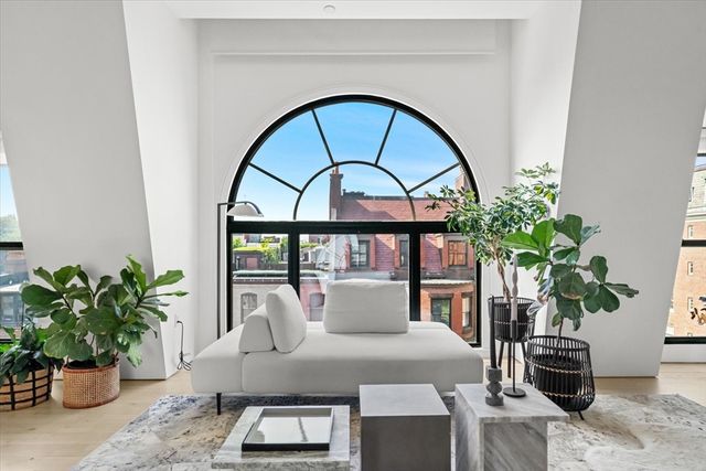 201 Newbury St 506, Boston, MA 02116