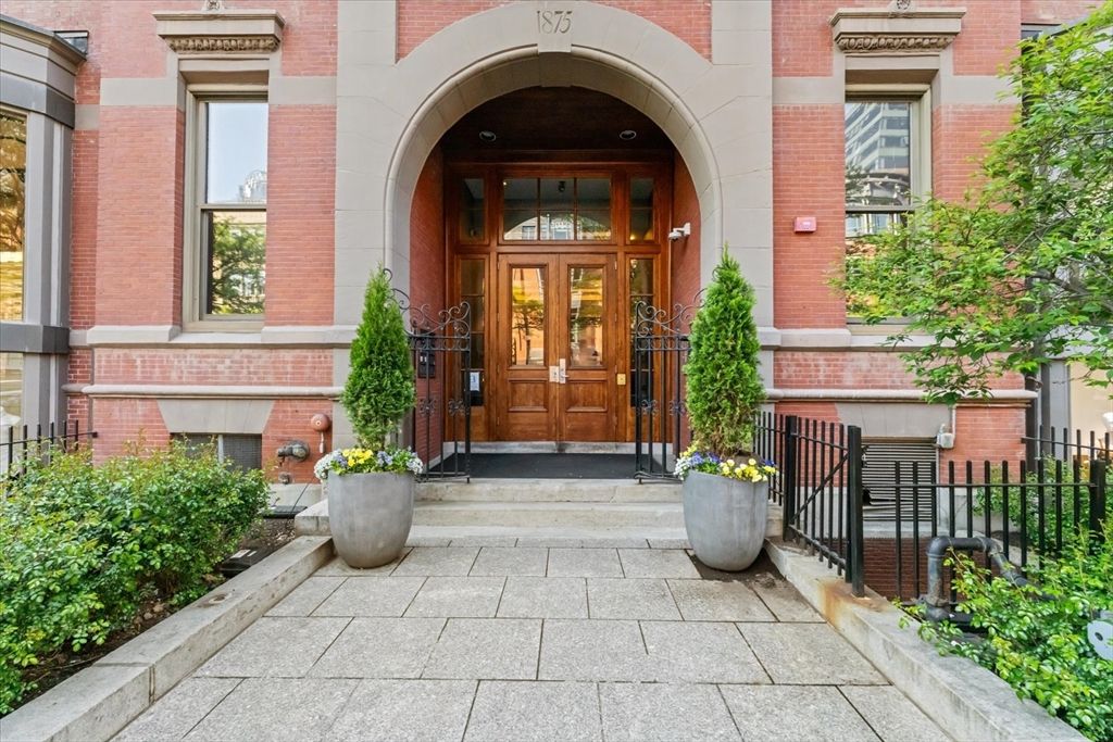 201 Newbury St 506, Boston, MA 02116