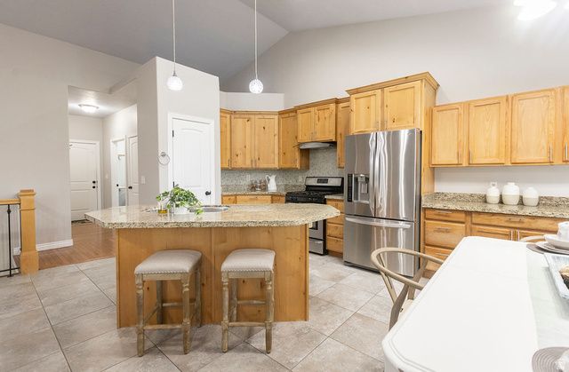 1184 W MICHAELSEN WAY, West Jordan, UT 84088