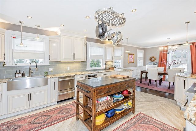 3006 Montgomery Road, Shaker Heights, OH 44122