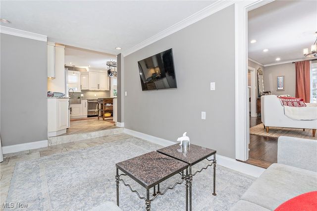 3006 Montgomery Road, Shaker Heights, OH 44122