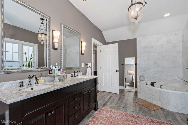 3006 Montgomery Road, Shaker Heights, OH 44122