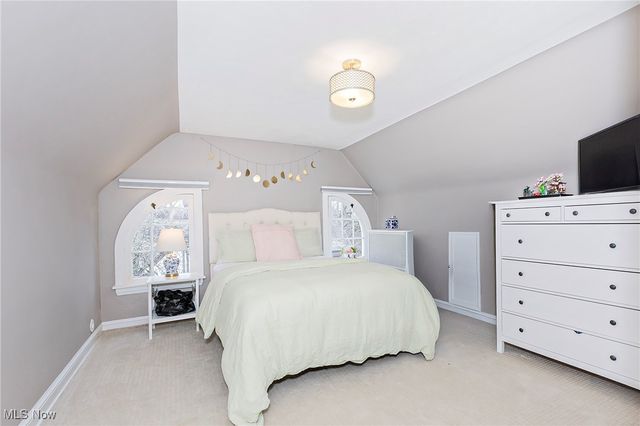 3006 Montgomery Road, Shaker Heights, OH 44122