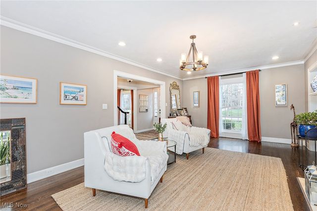 3006 Montgomery Road, Shaker Heights, OH 44122