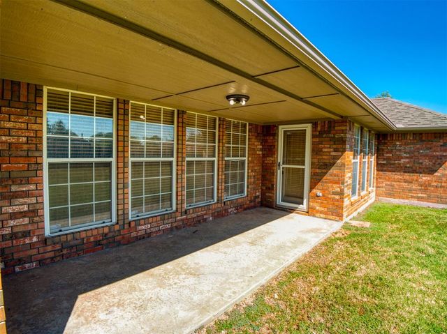 107 NW valleybrook, Lawton, OK 73505