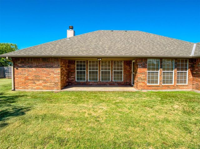 107 NW valleybrook, Lawton, OK 73505