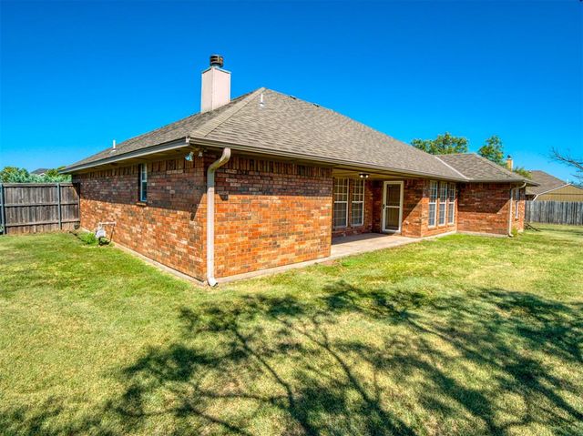 107 NW valleybrook, Lawton, OK 73505