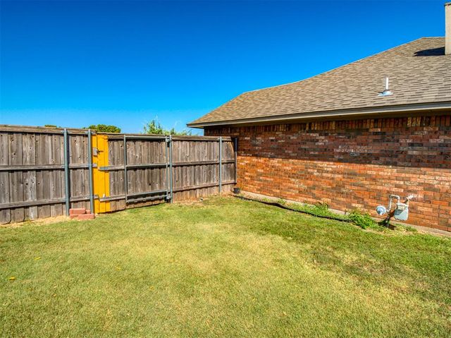 107 NW valleybrook, Lawton, OK 73505