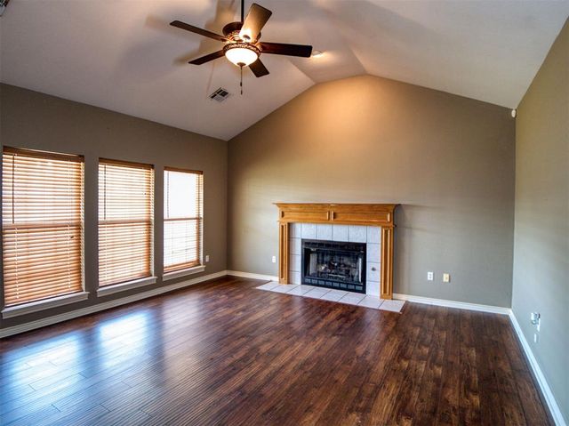 107 NW valleybrook, Lawton, OK 73505