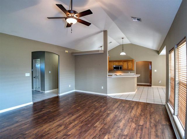 107 NW valleybrook, Lawton, OK 73505