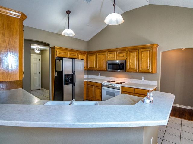 107 NW valleybrook, Lawton, OK 73505