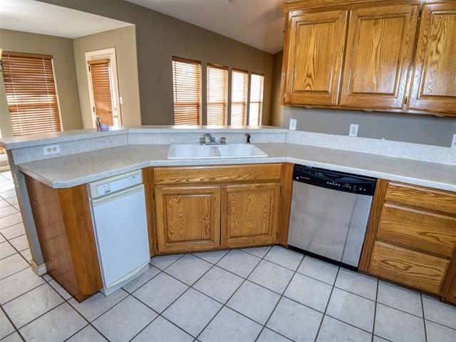 107 NW valleybrook, Lawton, OK 73505