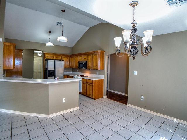 107 NW valleybrook, Lawton, OK 73505