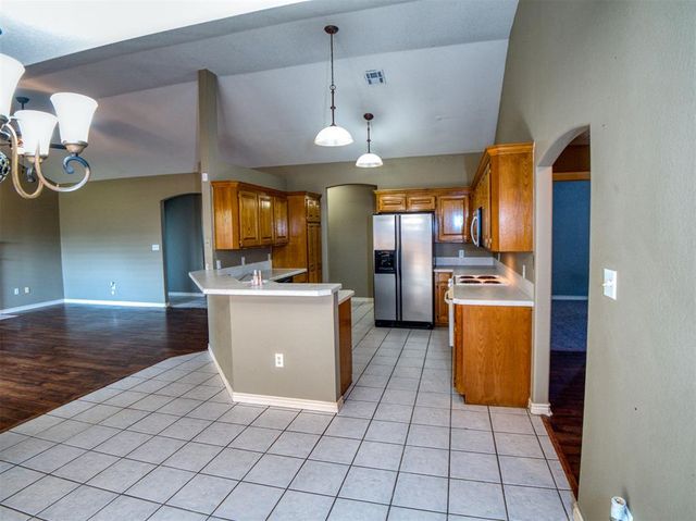 107 NW valleybrook, Lawton, OK 73505