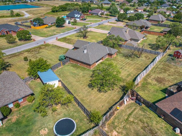 107 NW valleybrook, Lawton, OK 73505