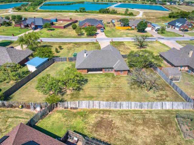 107 NW valleybrook, Lawton, OK 73505