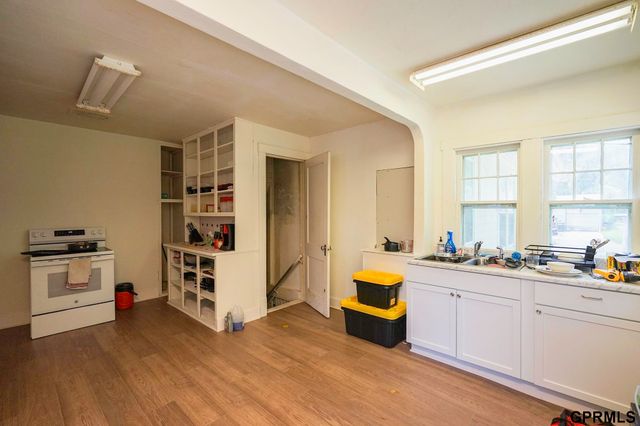 7717 N 39th Street, Omaha, NE 68112