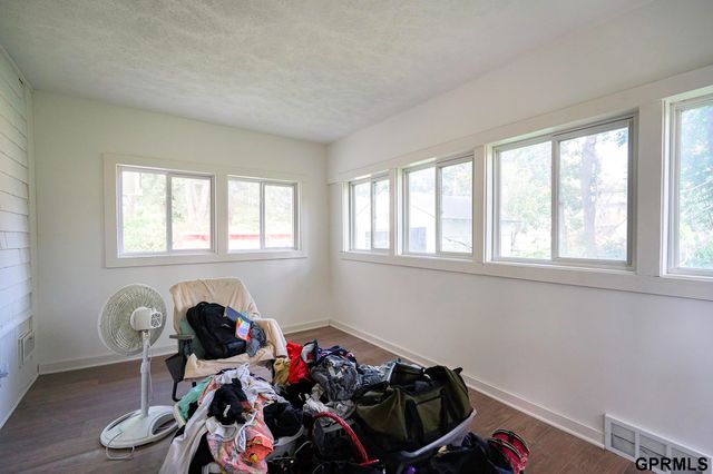 7717 N 39th Street, Omaha, NE 68112