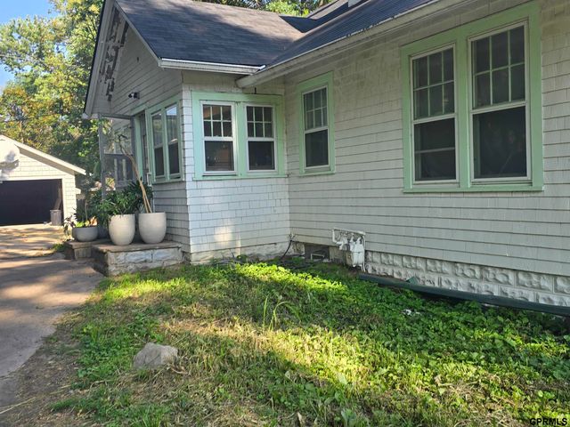 7717 N 39th Street, Omaha, NE 68112