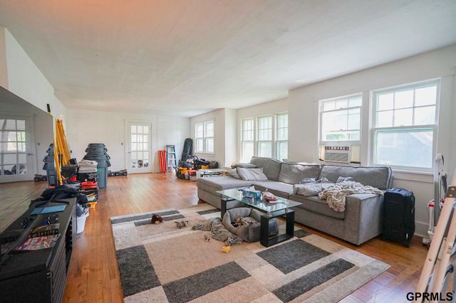 7717 N 39th Street, Omaha, NE 68112