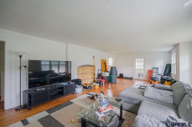 7717 N 39th Street, Omaha, NE 68112