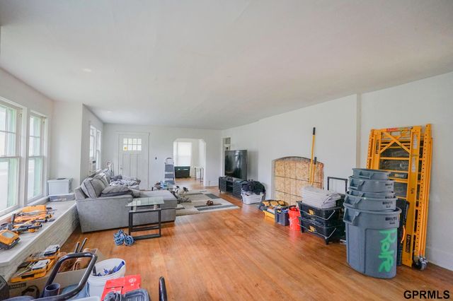 7717 N 39th Street, Omaha, NE 68112