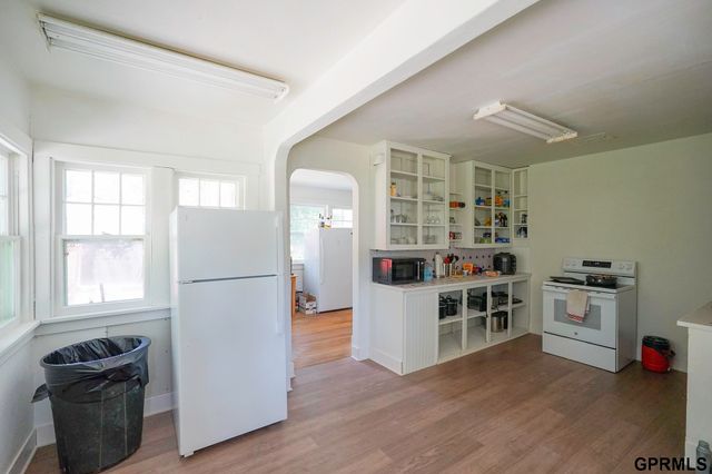 7717 N 39th Street, Omaha, NE 68112