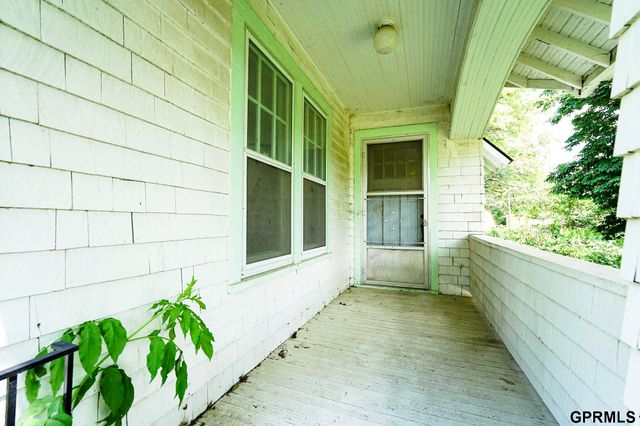 7717 N 39th Street, Omaha, NE 68112