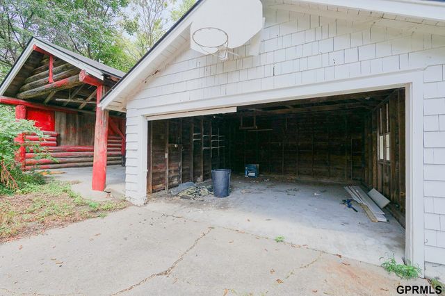 7717 N 39th Street, Omaha, NE 68112