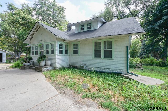 7717 N 39th Street, Omaha, NE 68112