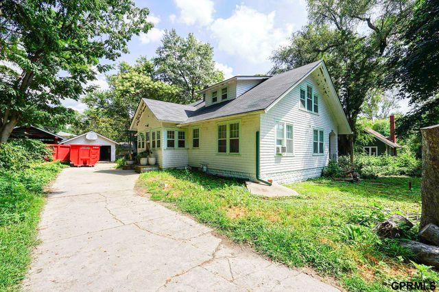 7717 N 39th Street, Omaha, NE 68112