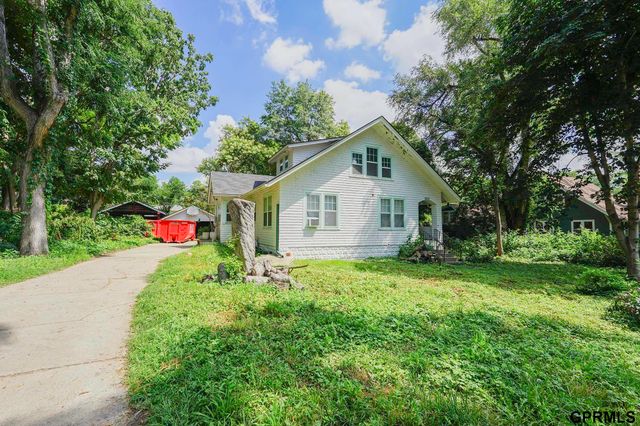 7717 N 39th Street, Omaha, NE 68112