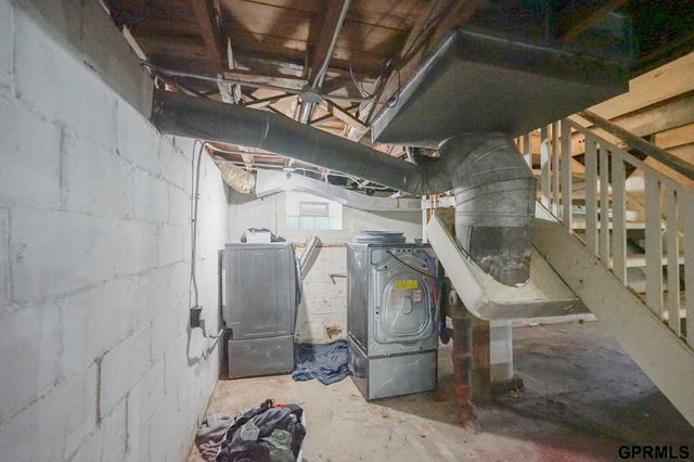 7717 N 39th Street, Omaha, NE 68112